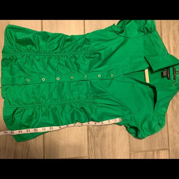 Short sleeve green button down shirt - Picture 3 of 4